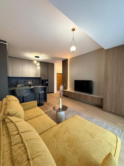 Apartament cu 2 camere semidecomandat, mobilat în Florești