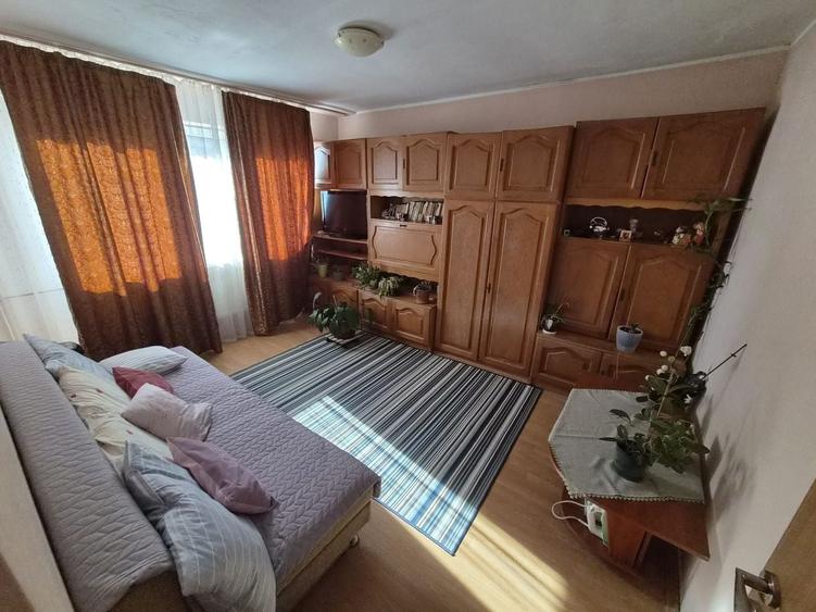 Apartament cu 2 camere decomandat, mobilat în Complex Studențesc