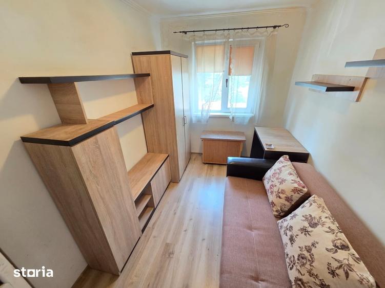 Apartament cu 3 camere semidecomandat în Micro 6