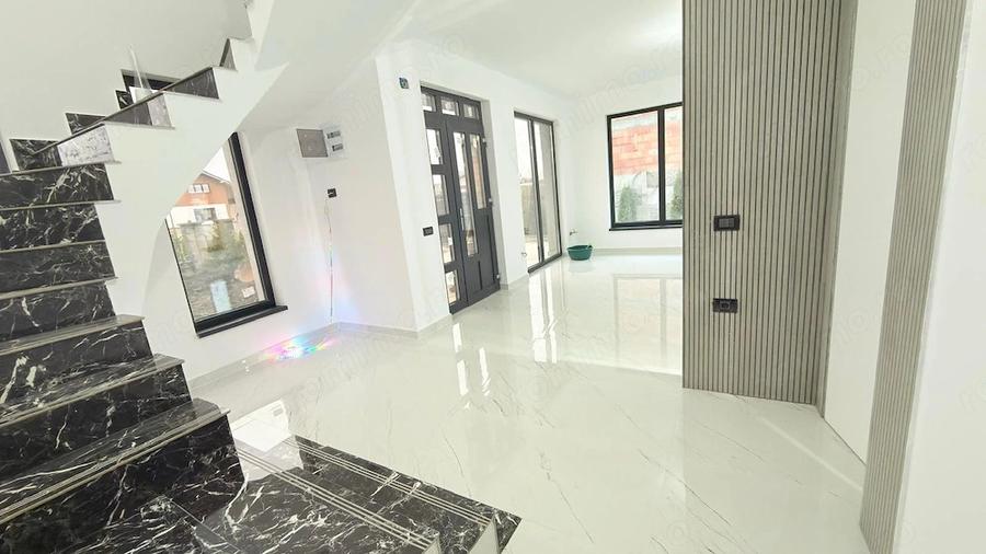 Persoana fizica,(5% reducere pentru luna mai) vand casa Cristian, Brasov - 17