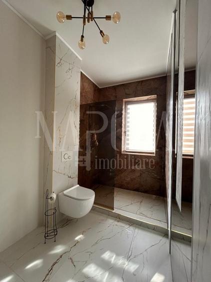 Penthouse cu 5 camere semidecomandat, mobilat în Florești