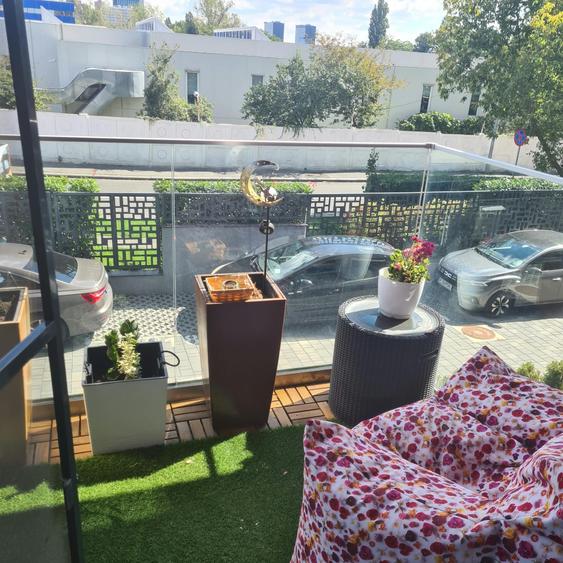 Apartament cu 2 camere semidecomandat în P-ta Presei Libere