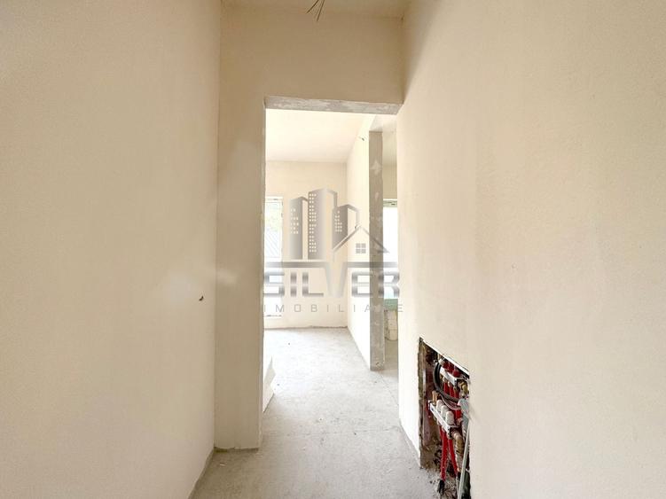 Duplex cu 5 camere cu Canalizare în Câmpului