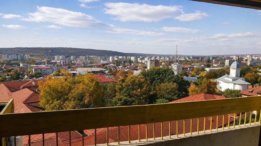 Apartament cu 3 camere decomandat, mobilat în Piața Unirii