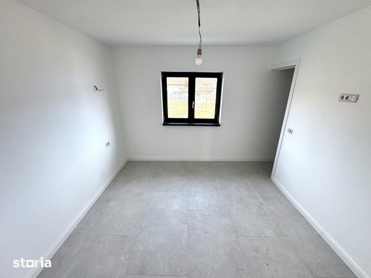 Casă cu 3 camere cu Teren 400 Mp în Tomești