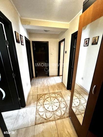 Apartament cu 3 camere în Cetate