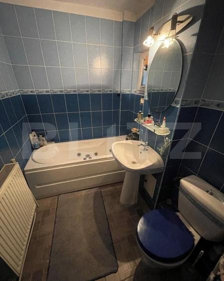 Apartament cu 4 camere semidecomandat, mobilat în Fălticeni