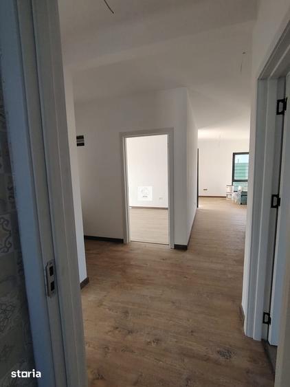 Casă cu 4 camere cu Teren 500 Mp în Periș