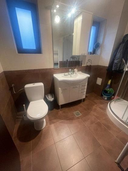 Casă individuală cu 4 camere cu Garaj în Florești