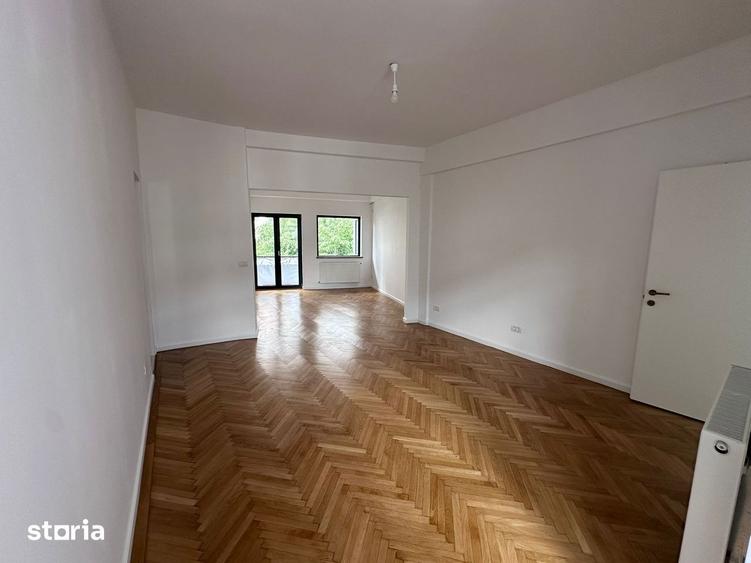 Apartament cu 3 camere în Romană