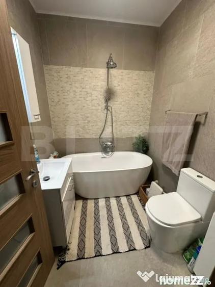 Apartament cu 3 camere decomandat în Plopilor