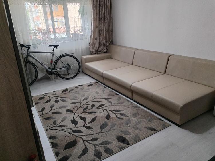 Apartament cu 2 camere decomandat în Micro 12