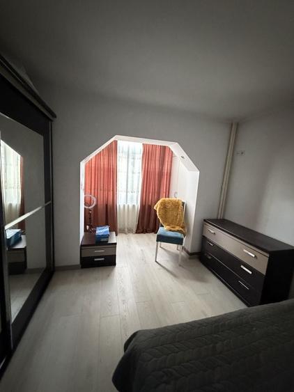 Apartament cu 2 camere decomandat în Uiasca