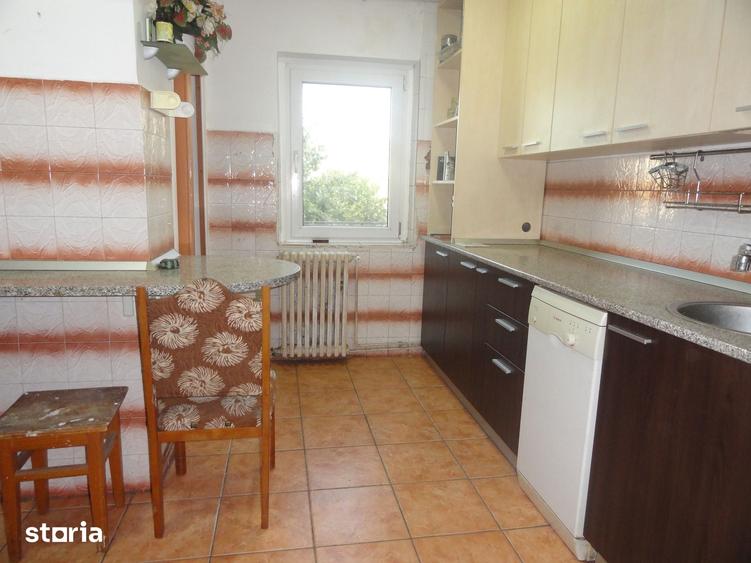 Apartament cu 4 camere decomandat în Micălaca