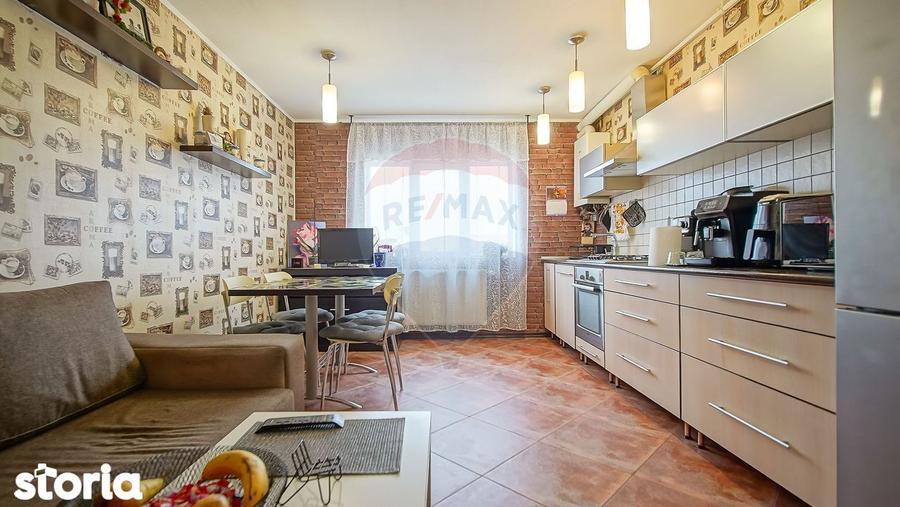 Apartament cu 2 camere decomandat în Triaj