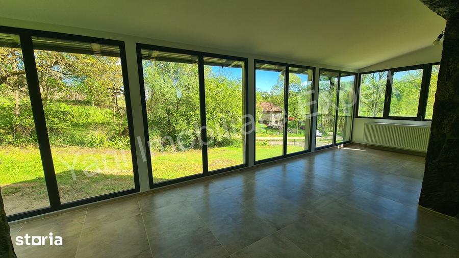 Casă cu 4 camere cu Teren 2435 Mp în Arefu