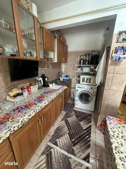 Apartament cu 3 camere decomandat în Tomești