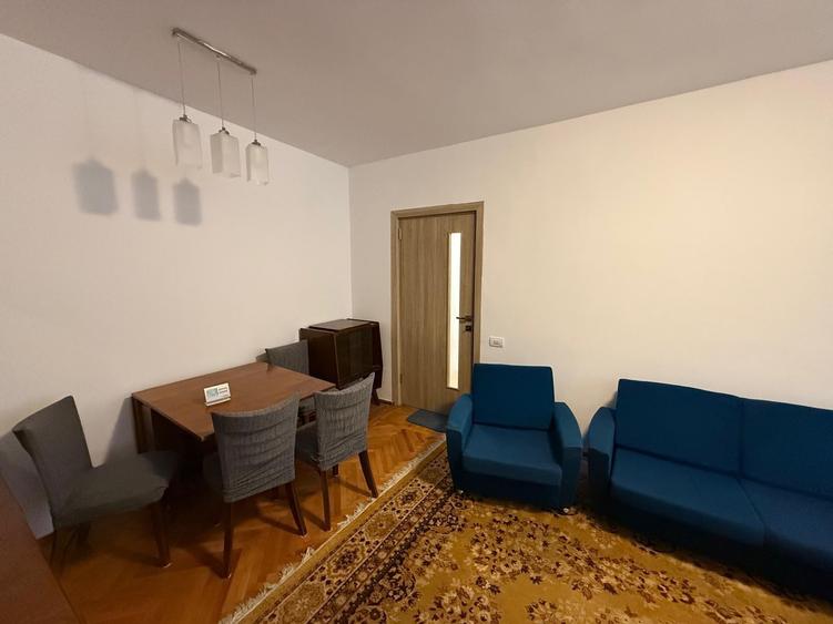 Apartament cu 2 camere semidecomandat în 1 Mai