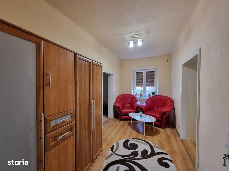 Casă cu 4 camere în Central
