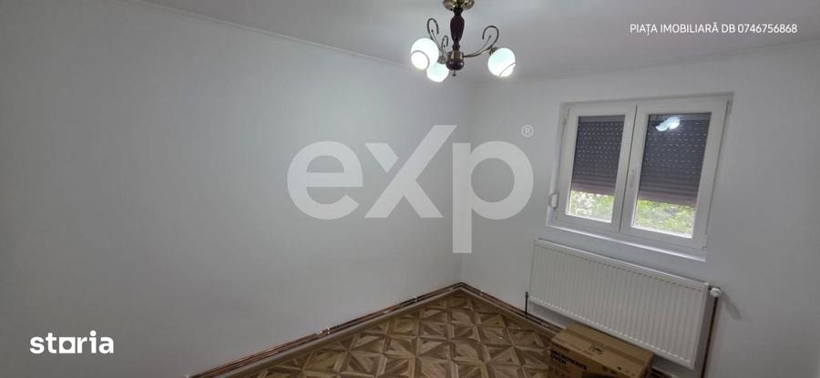 Apartament cu 3 camere decomandat, mobilat în Micro 6