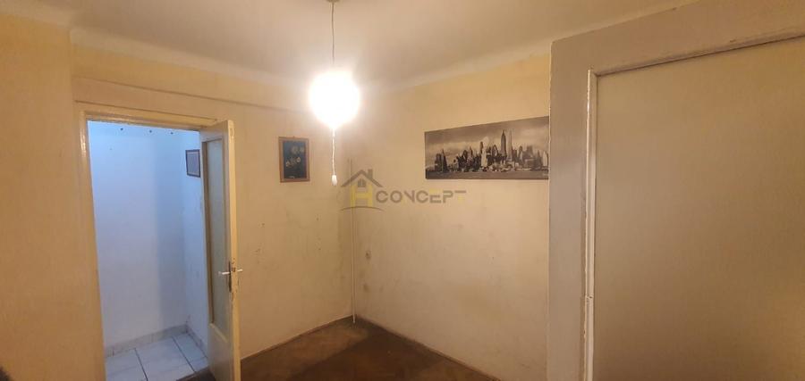 Apartament cu 3 camere circular în P-ța Sfânta Vineri