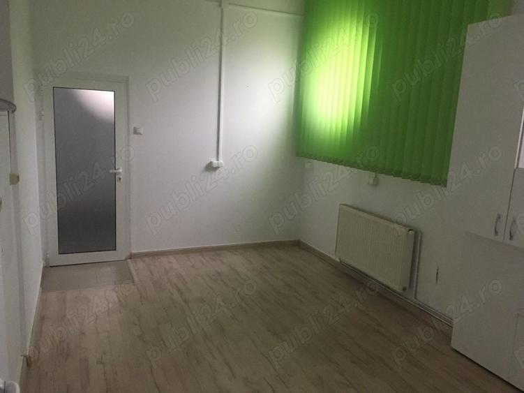 Casă cu 6 camere cu Teren 125 Mp în Central