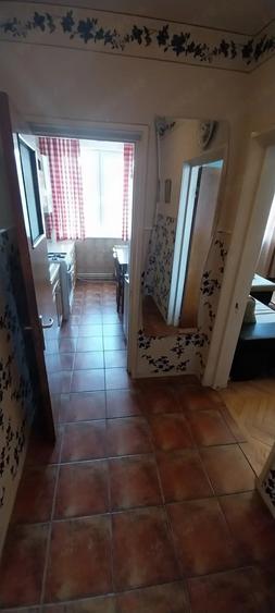 Apartament cu 2 camere semidecomandat în Centrul Civic