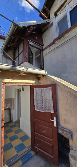 Casă cu 2 camere cu Teren 110 Mp în Central
