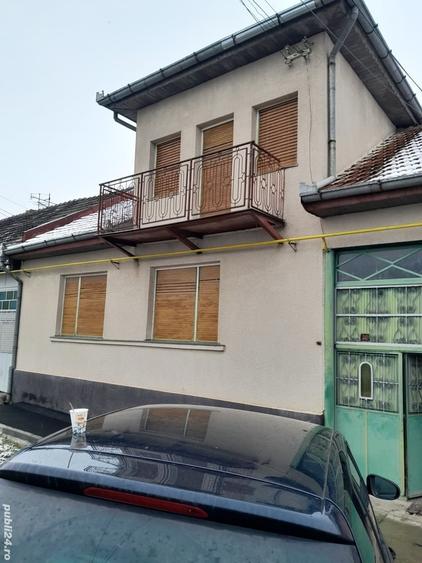 Casă cu 6 camere cu Teren 110 Mp în Central