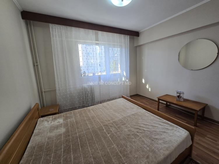 Apartament cu 3 camere decomandat, mobilat în P-ța Mihai Viteazu