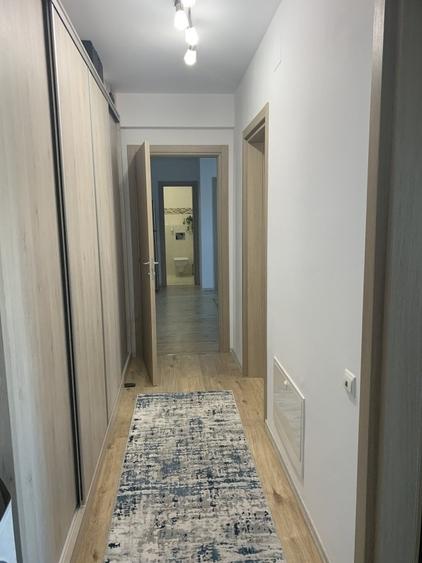 Apartament cu 3 camere semidecomandat în Băneasa