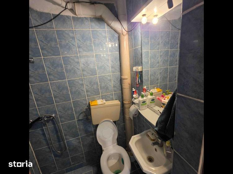 Apartament cu 3 camere în Petrișor