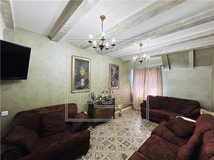 Apartament cu 4 camere, 2 bai, terasa - B-dul Victoriei - 1