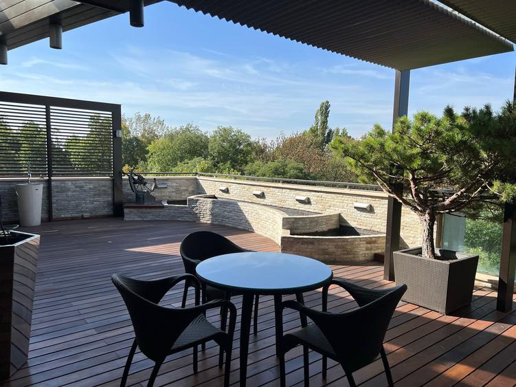Penthouse cu 6 camere, mobilat în Herăstrău