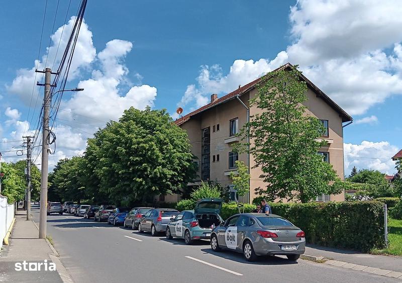 Apartament cu 2 camere decomandat în Trei Stejari