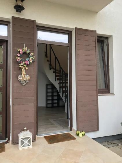 Apartament cu 3 camere decomandat, mobilat în Torontalului