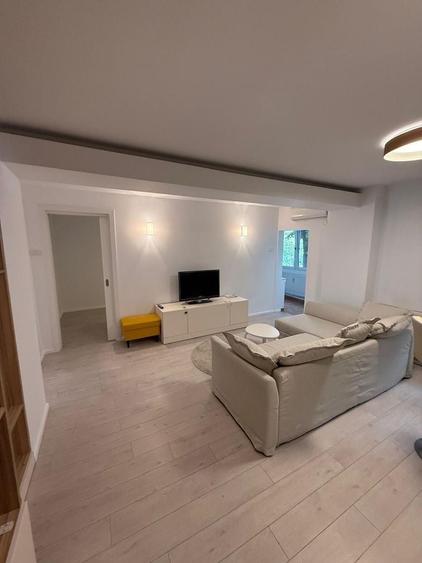 Apartament cu 3 camere, mobilat în Herăstrău