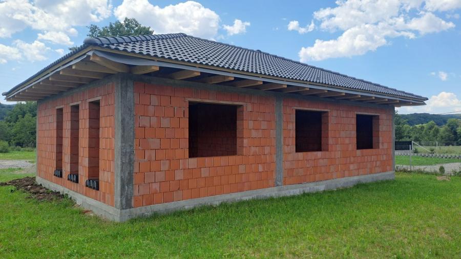 Casă cu 3 camere în Săcădat