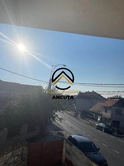 Casă cu 5 camere cu Canalizare în Baciu