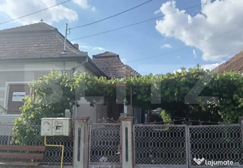Casă cu 3 camere cu Teren 744 Mp în Unirea