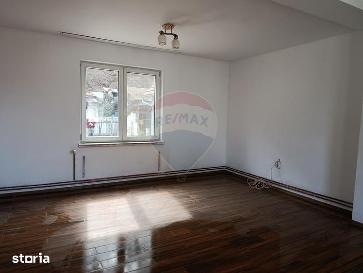 Casă cu 3 camere cu Teren 352 Mp în Central