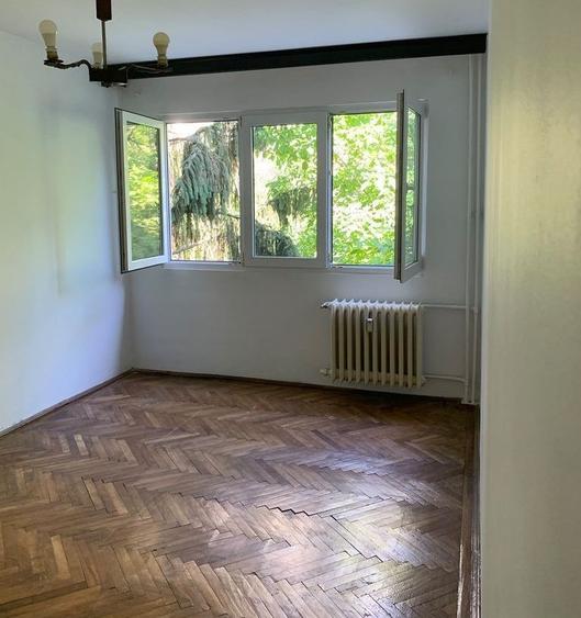 Apartament cu 3 camere în Berceni