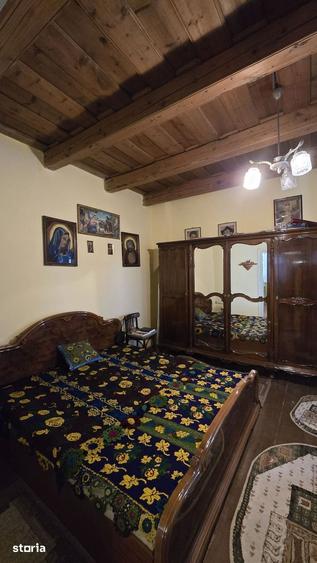 Casă cu 4 camere cu Teren 1462 Mp în Bazna