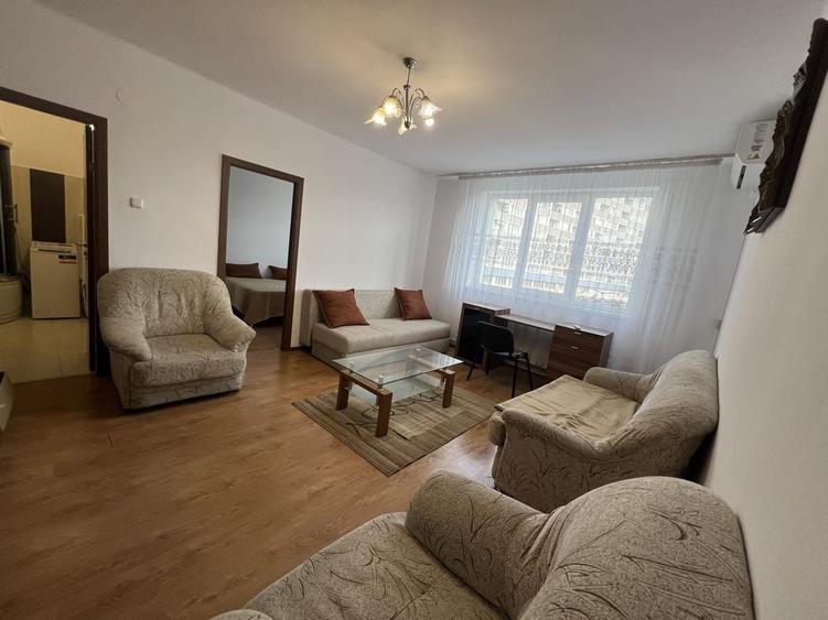 Apartament cu 2 camere semidecomandat în Central