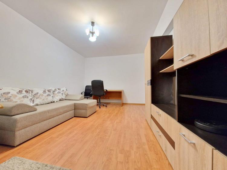 Apartament cu 3 camere decomandat, mobilat în Titulescu