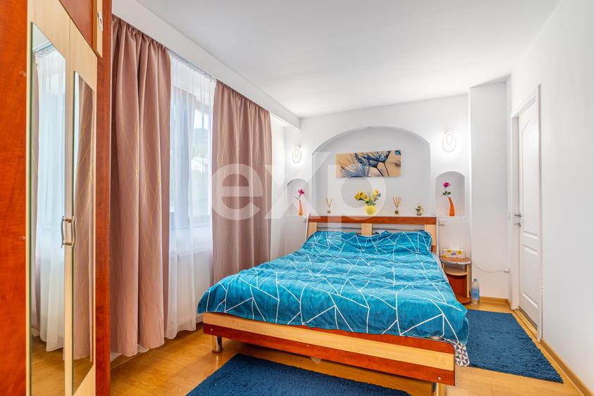 Casă individuală cu 7 camere cu Canalizare în Valea Azugii