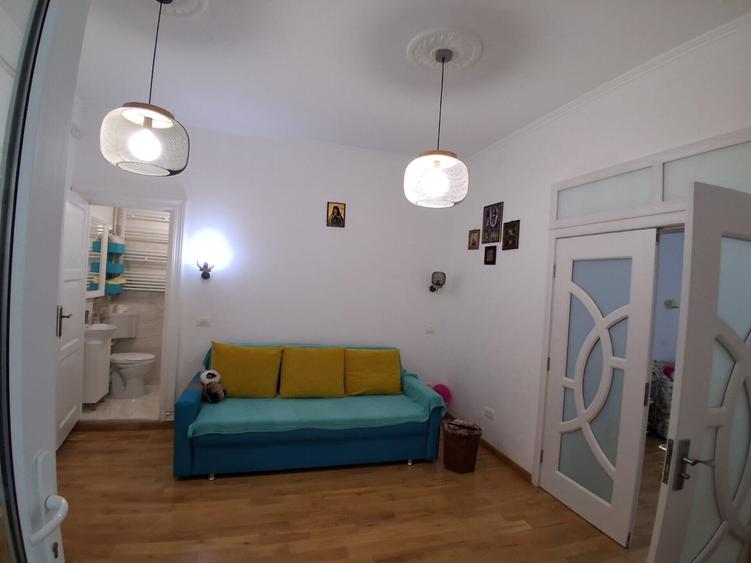 Casă individuală cu 5 camere cu Canalizare în Iancului