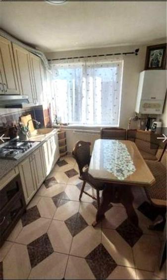 Apartament cu 3 camere semidecomandat, mobilat în Hipodrom