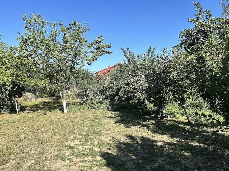 Casă cu 2 camere cu Teren 1250 Mp în Cioceni