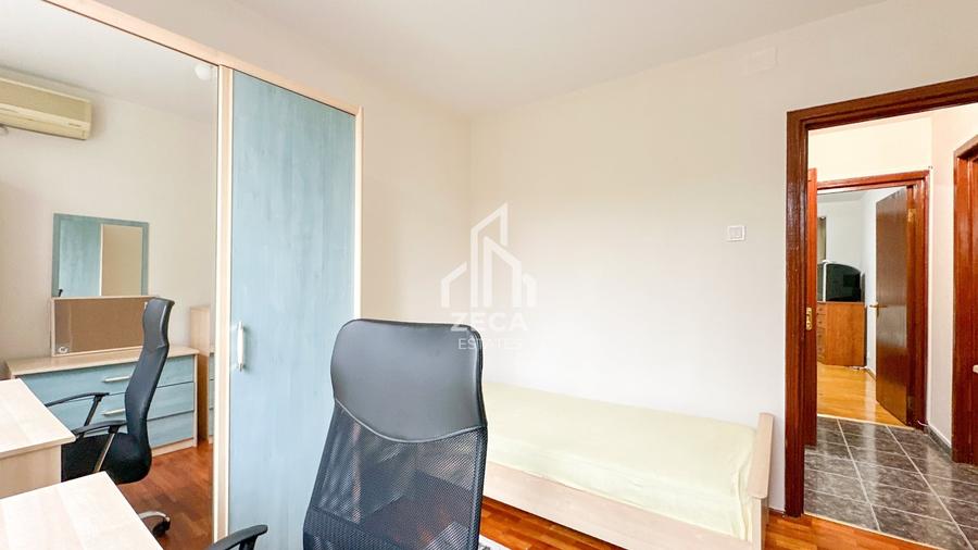 Apartament cu 3 camere semidecomandat, mobilat în Drumul Taberei